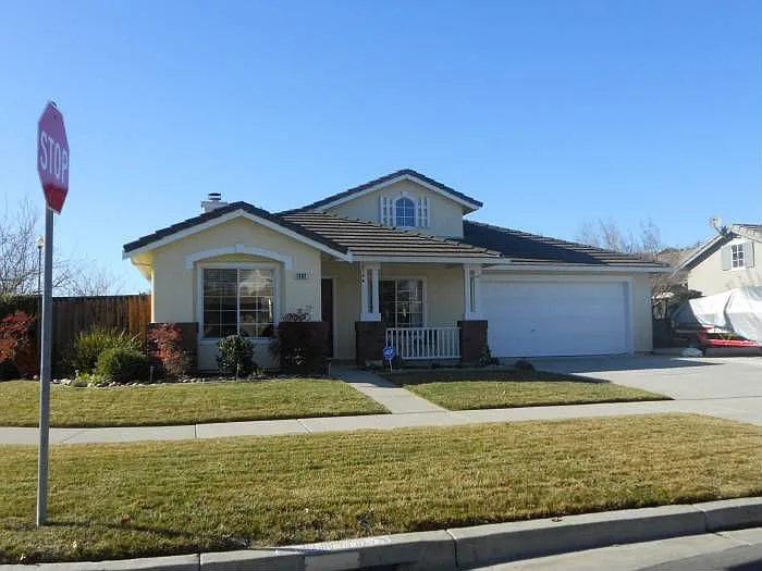 1302 Meadow Ct photo 1