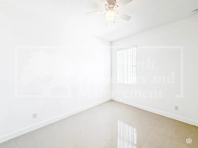 707 SE 4th St — Photo 15