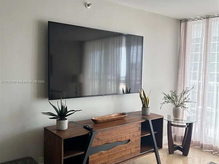 1717 N Bayshore Dr #A-1856 — Photo 9