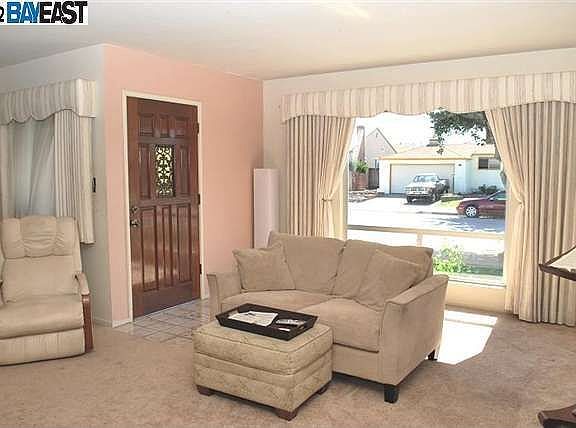 4th image of 1734 Pacific Ave