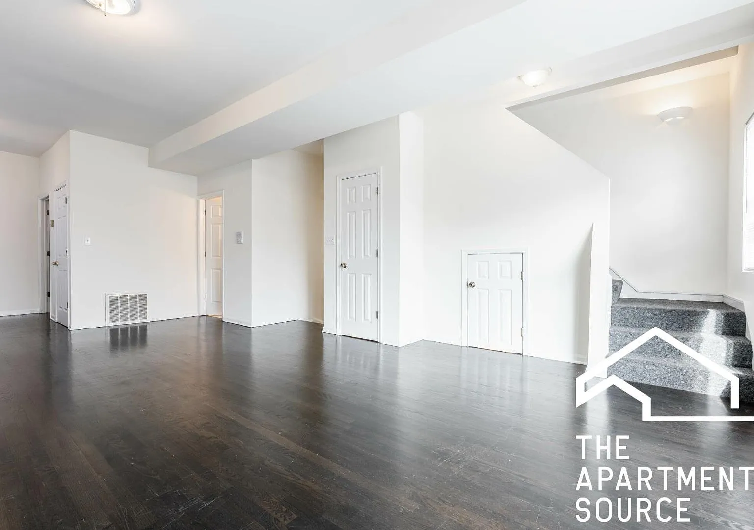 3 Bed 2 Bath in Lincoln Park — Photo 4