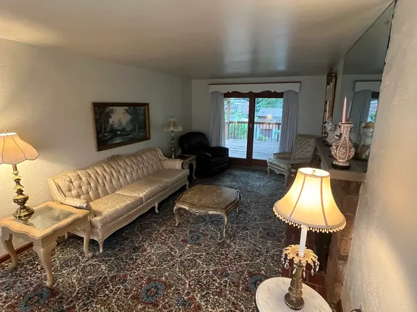 6726 Ridgevue Dr, Pittsburgh, PA 15236