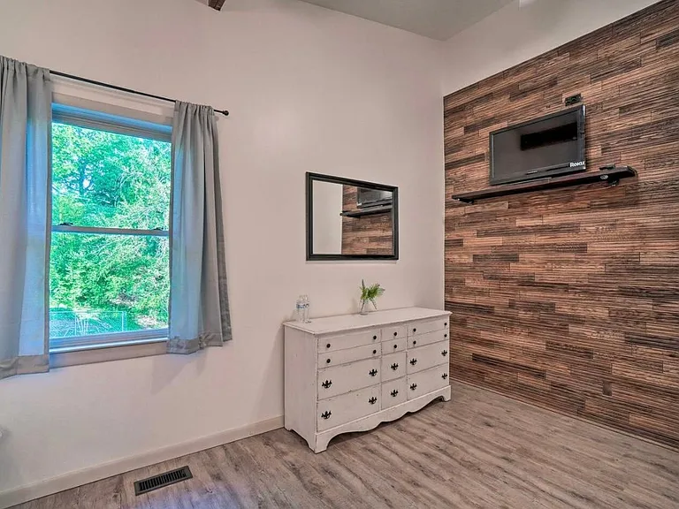 328 River Dr — Photo 11