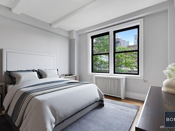 3rd image of 114 W 70th St APT 6C
