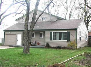 2413 SW Seabrook Ave, Topeka, KS 66614