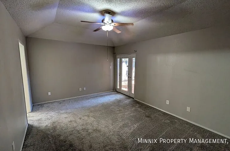 3409 103rd St — Photo 14
