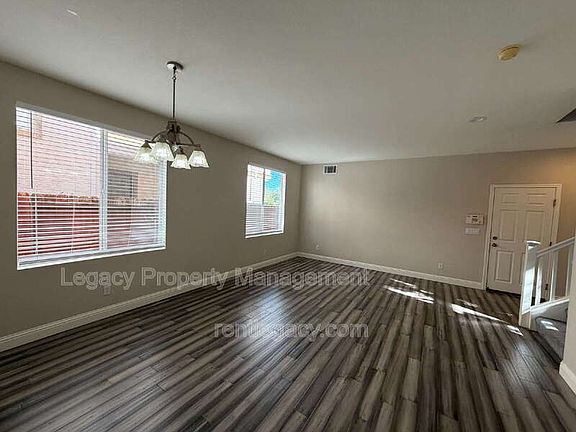 2nd image of 4010 Hiller Ln