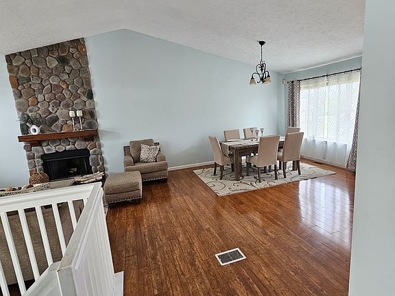 5th image of 7359 Copper Creek Dr
