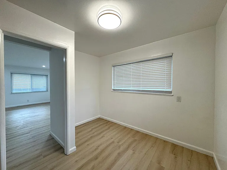 994 Karol Way #C — Photo 7