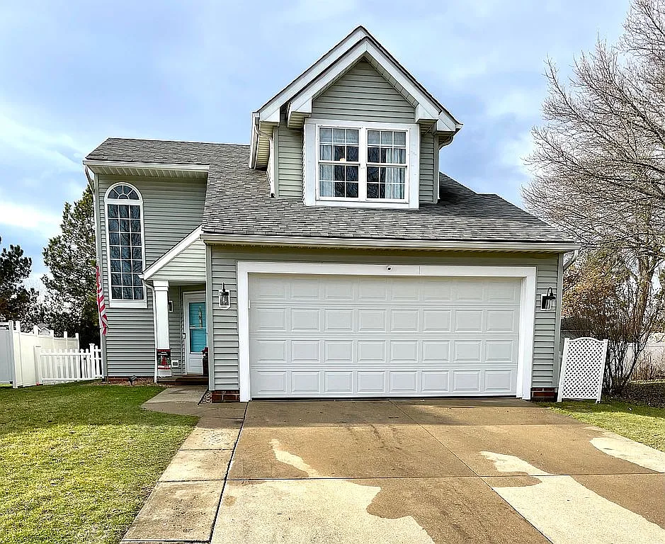 534 Wykeham Ct photo 1