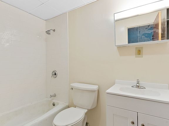 5th image of 1525-1535 Central Ave #204