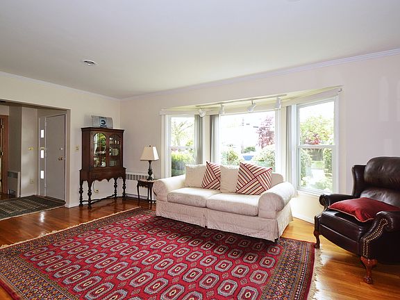 5th image of 10 N King St
