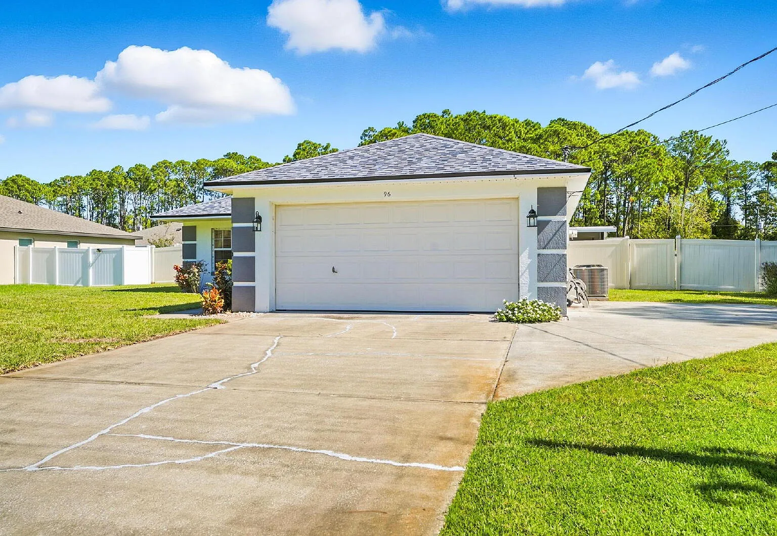 3 bed, 2.0 bath, 2163 sqft, $1,800 — Photo 3