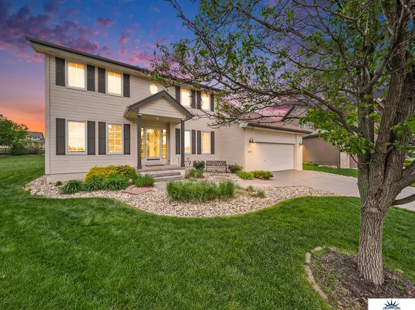 1917 N 172nd Cir, Omaha, NE 68118