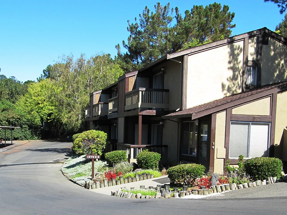 Crestview Apartments