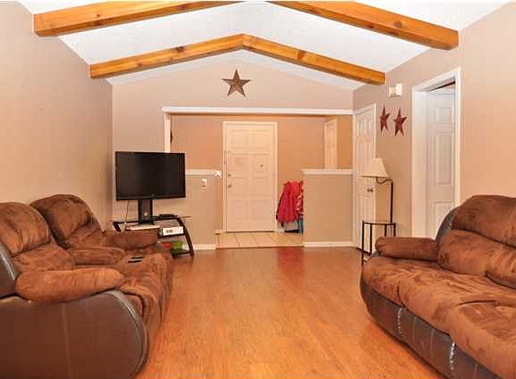 4th image of 318 N Driftwood Ct