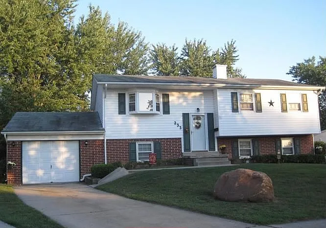 233 Kershaw Ct photo 1