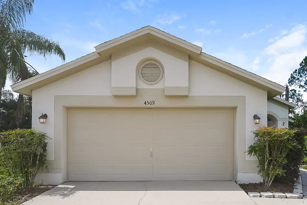 3 bed, 2.0 bath, 1412 sqft, $2,055 — Photo 1