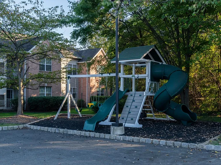 Sterling Parc at Hanover — Photo 38