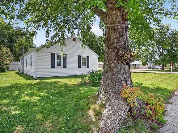 2nd image of 2416 Kellogg Ave