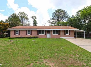 212 Laverne Dr, Warner Robins, GA 31088