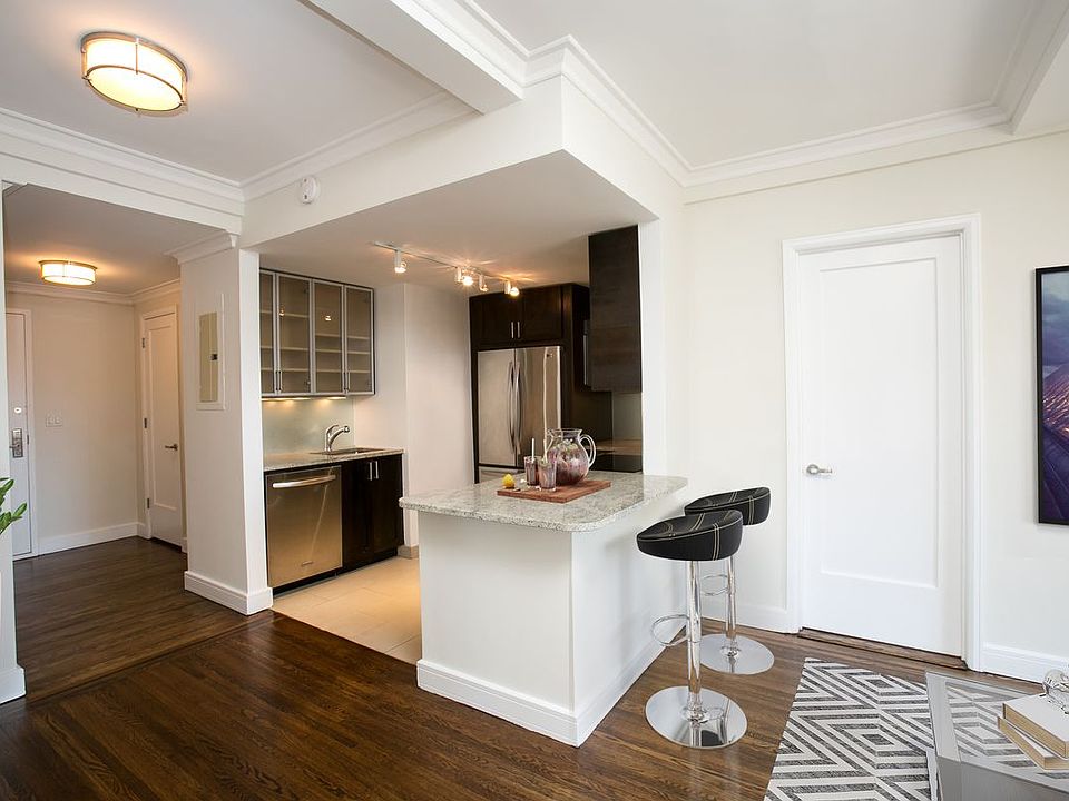 1st image of 210 W 70th St APT 1001