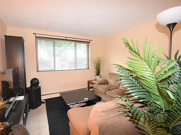 4th image of 33 Cogswell Ave APT 4