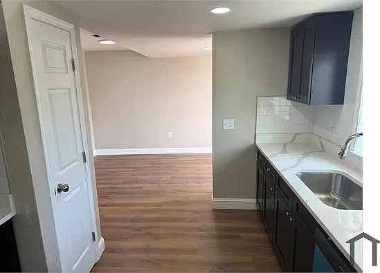 2 bed, 800 sqft, $2,450 — Photo 3