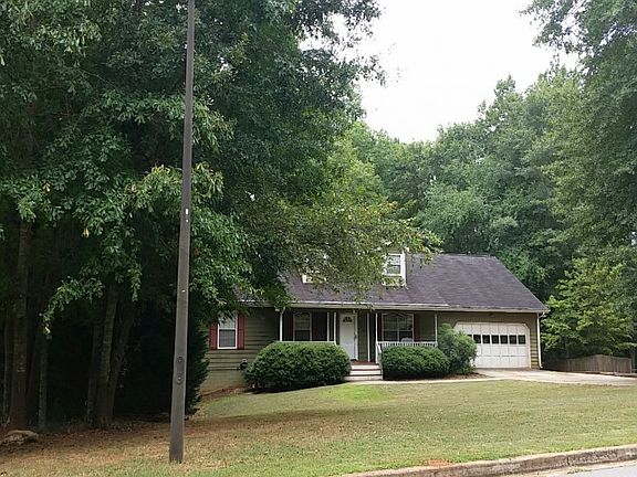 3rd image of 170 River Trace Ct