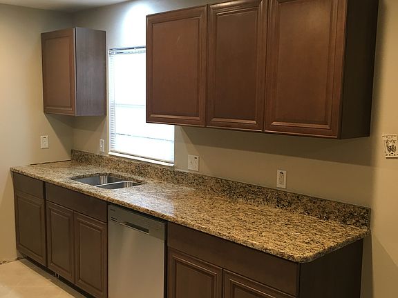 3rd image of 940 Penny Dr