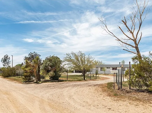 9475 61st St W, Mojave, CA 93501