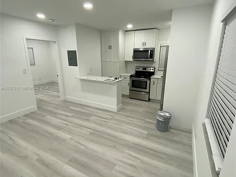 3071 SW 27th Ave #4 — Photo 2