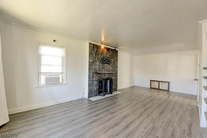 3 bed, 1.0 bath, $3,500 — Photo 3