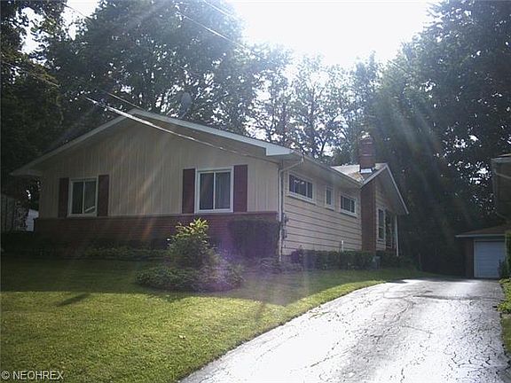 2nd image of 622 N Hawkins Ave