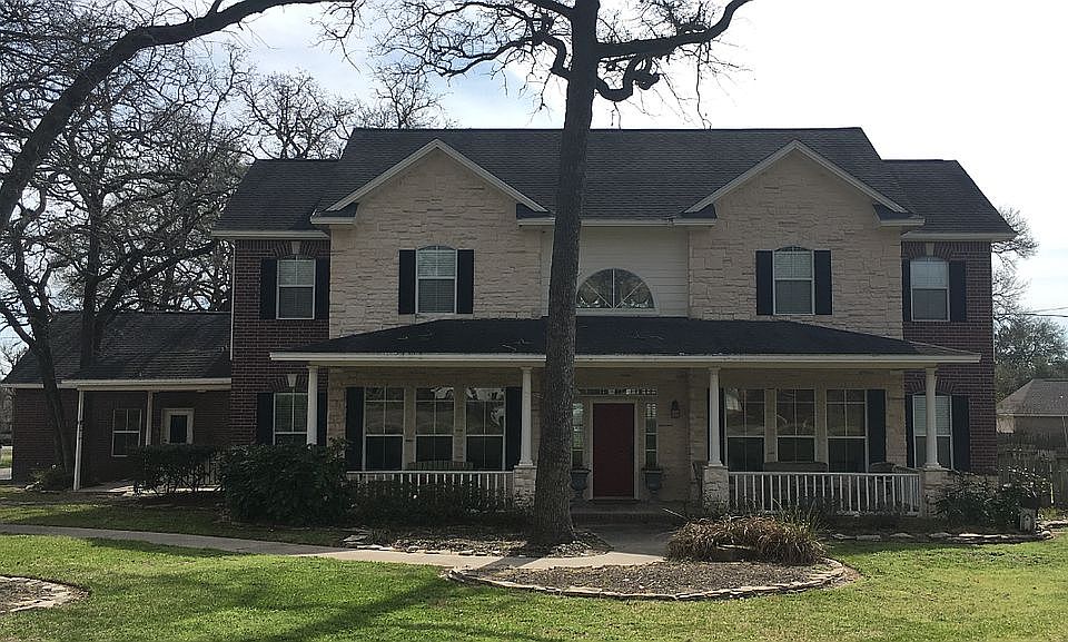 1st image of 2915 Brandenburg Ln