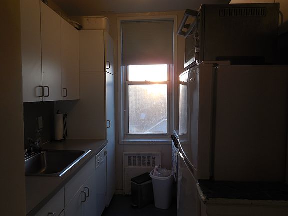 4th image of 130 Beach 121st St APT 5G