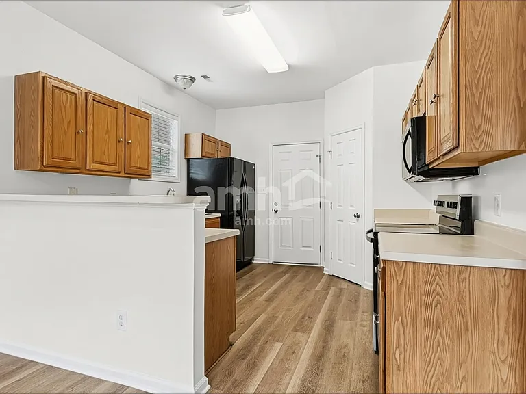 6025 Brambleberry Way — Photo 4