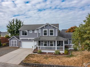 1621 SW Rock Rose Dr, Oak Harbor, WA 98277