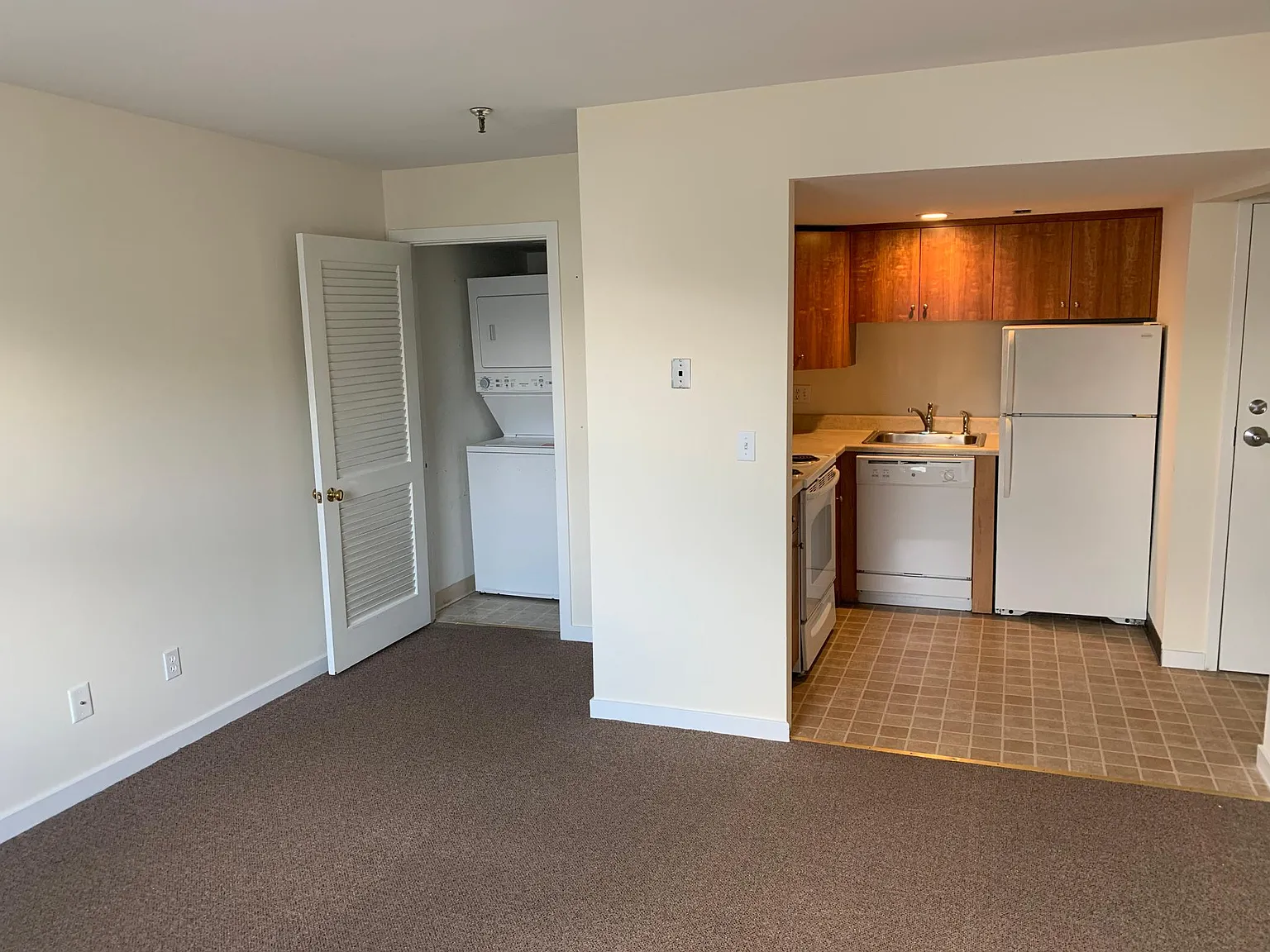 1 bed, 728 sqft, $2,000 — Photo 3