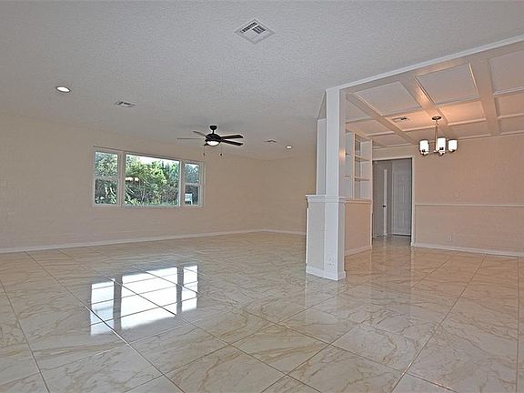 5th image of 1102 N Palmetto Cir