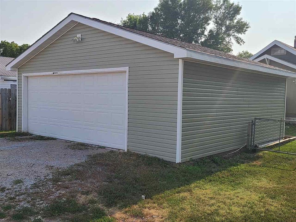 2nd image of 1715 1st Ave