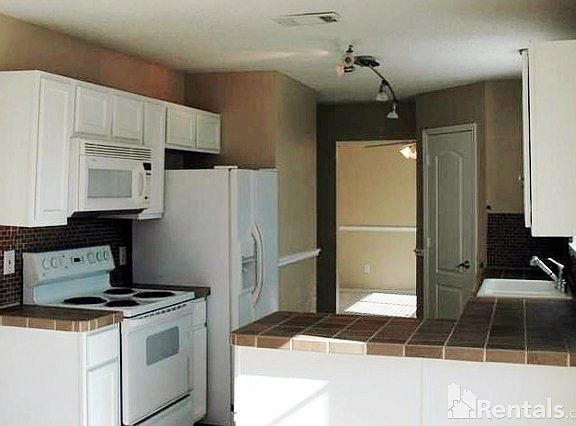 4th image of 1005 Dove Cir