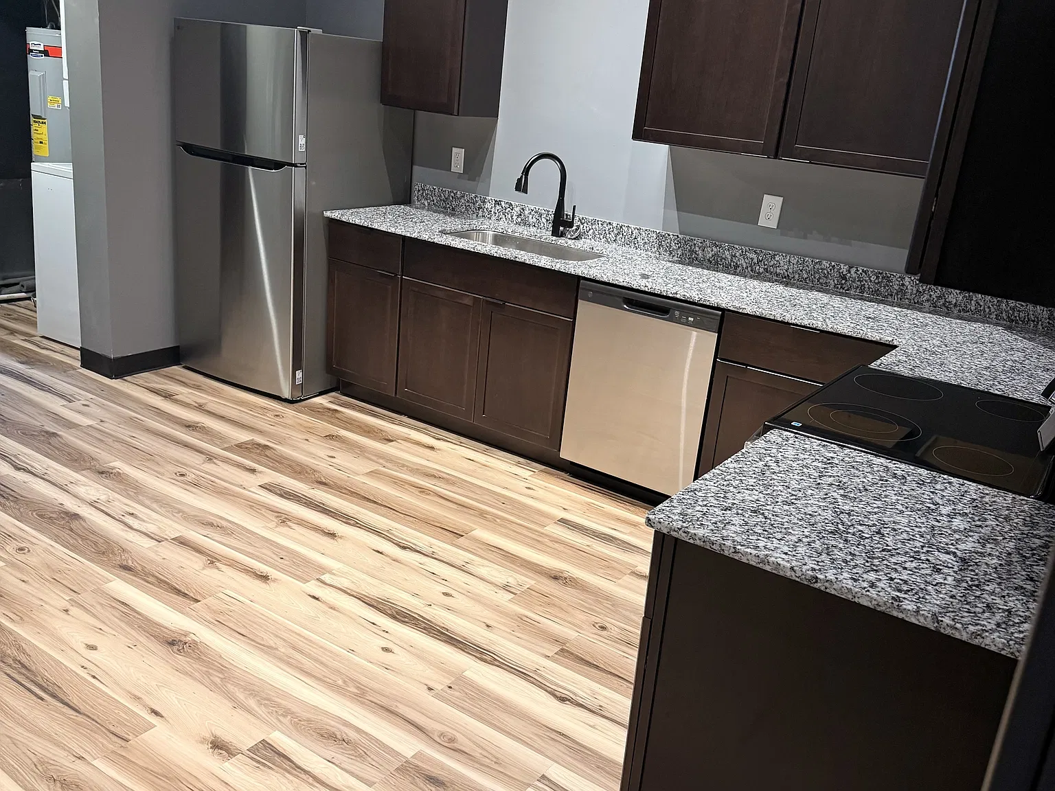126 E Jefferson St - 6 — Photo 2
