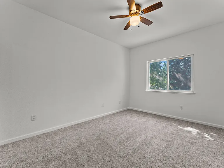 5812 Andrea Ct — Photo 18