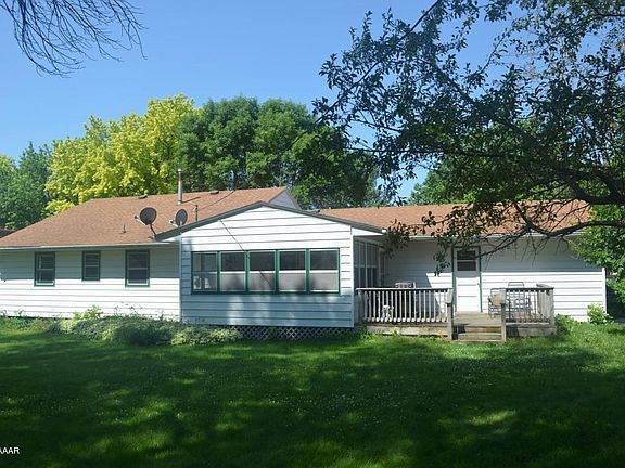 4th image of 232 Aurora Ave