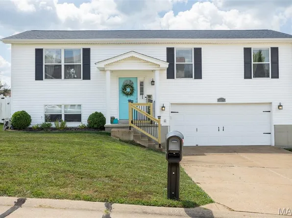 1122 Peach Blossom Dr, Arnold, MO 63010