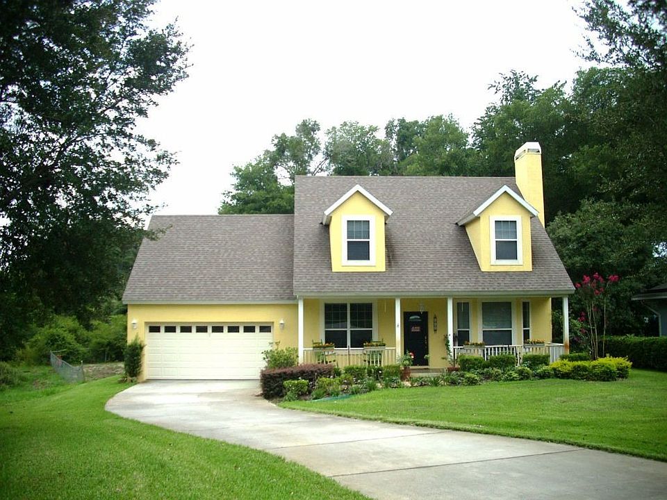 Custom Cape Cod on 1/3  Acre