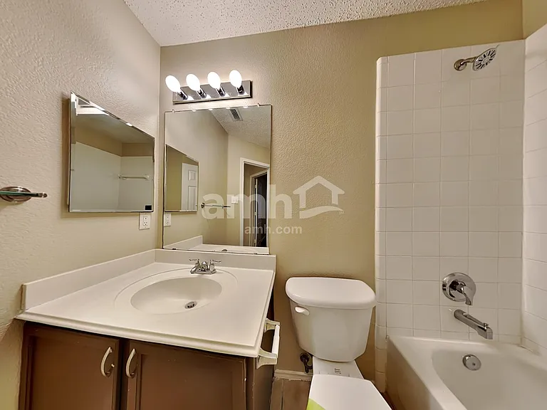 1105 Warrington Way — Photo 16