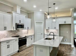 7586 Vinca St, Navarre, FL 32566