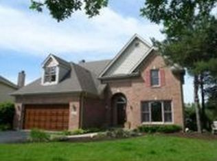 2825 Casltewood Ct, Aurora, IL 60504